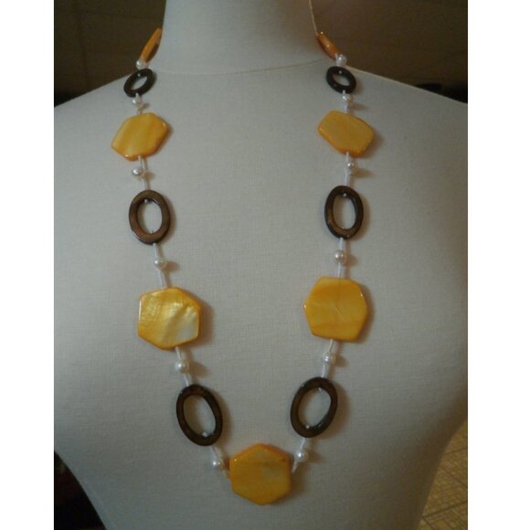BUTTERSCOTCH Retired Premier Designs Necklace - Picture 1 of 2